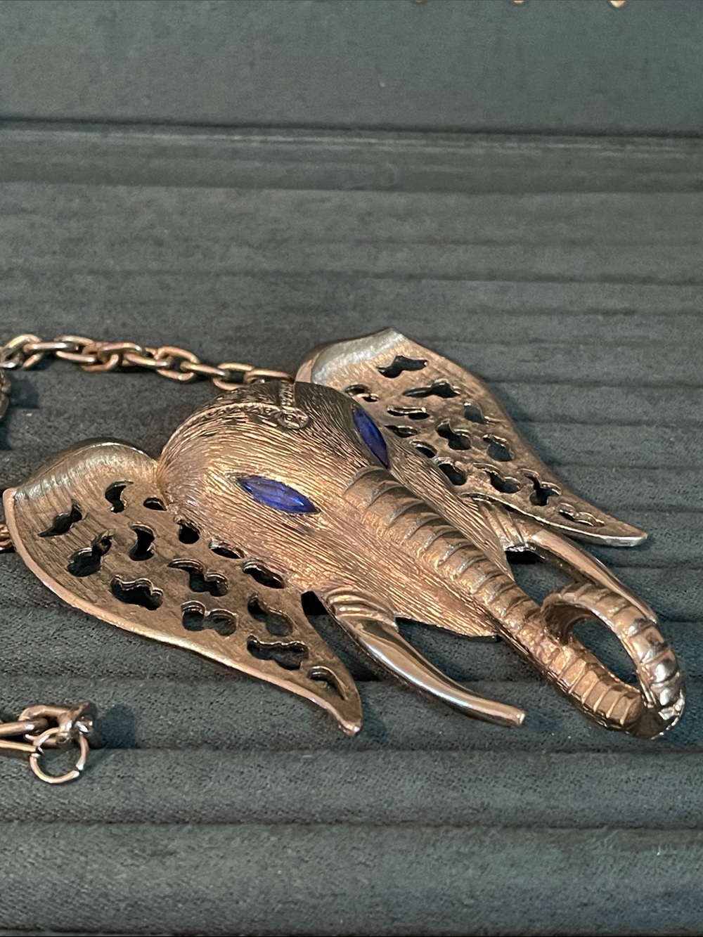 1970’s Celebrity NY Oversized Elephant Statement Necklace - Picture 9 of 13